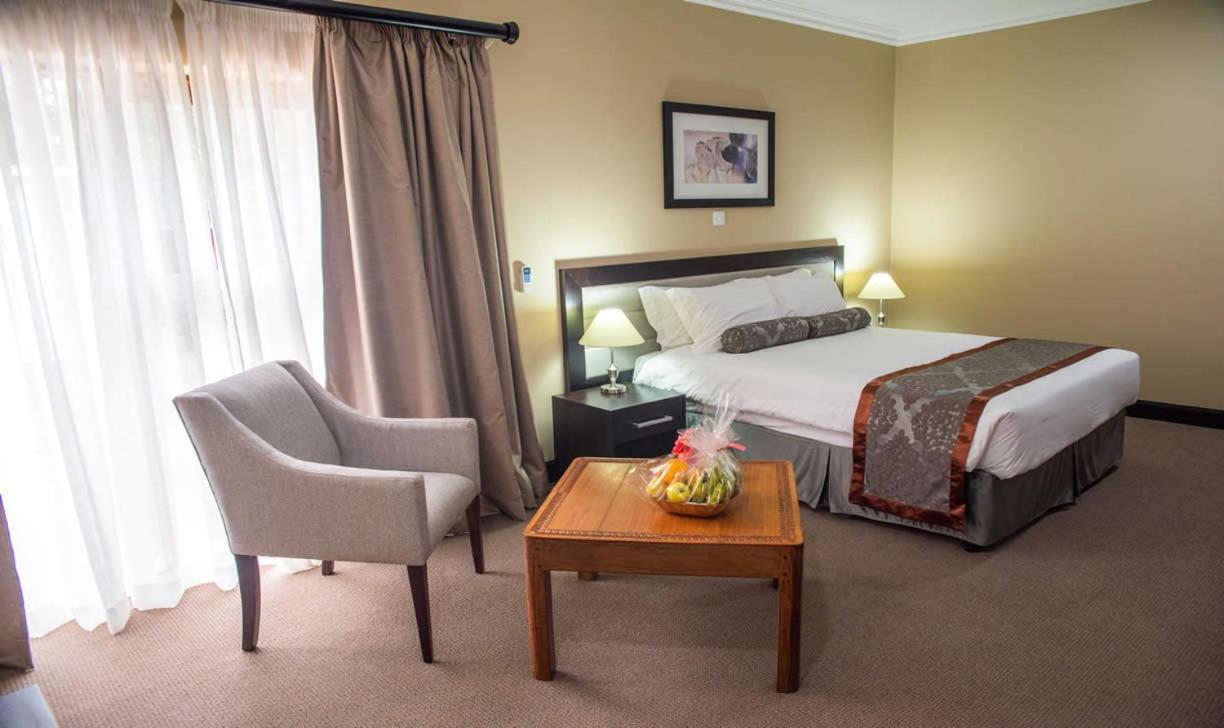 Sunbird Lilongwe Hotel Екстериор снимка
