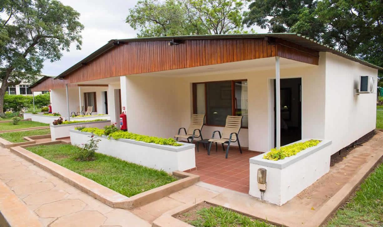Sunbird Lilongwe Hotel Екстериор снимка