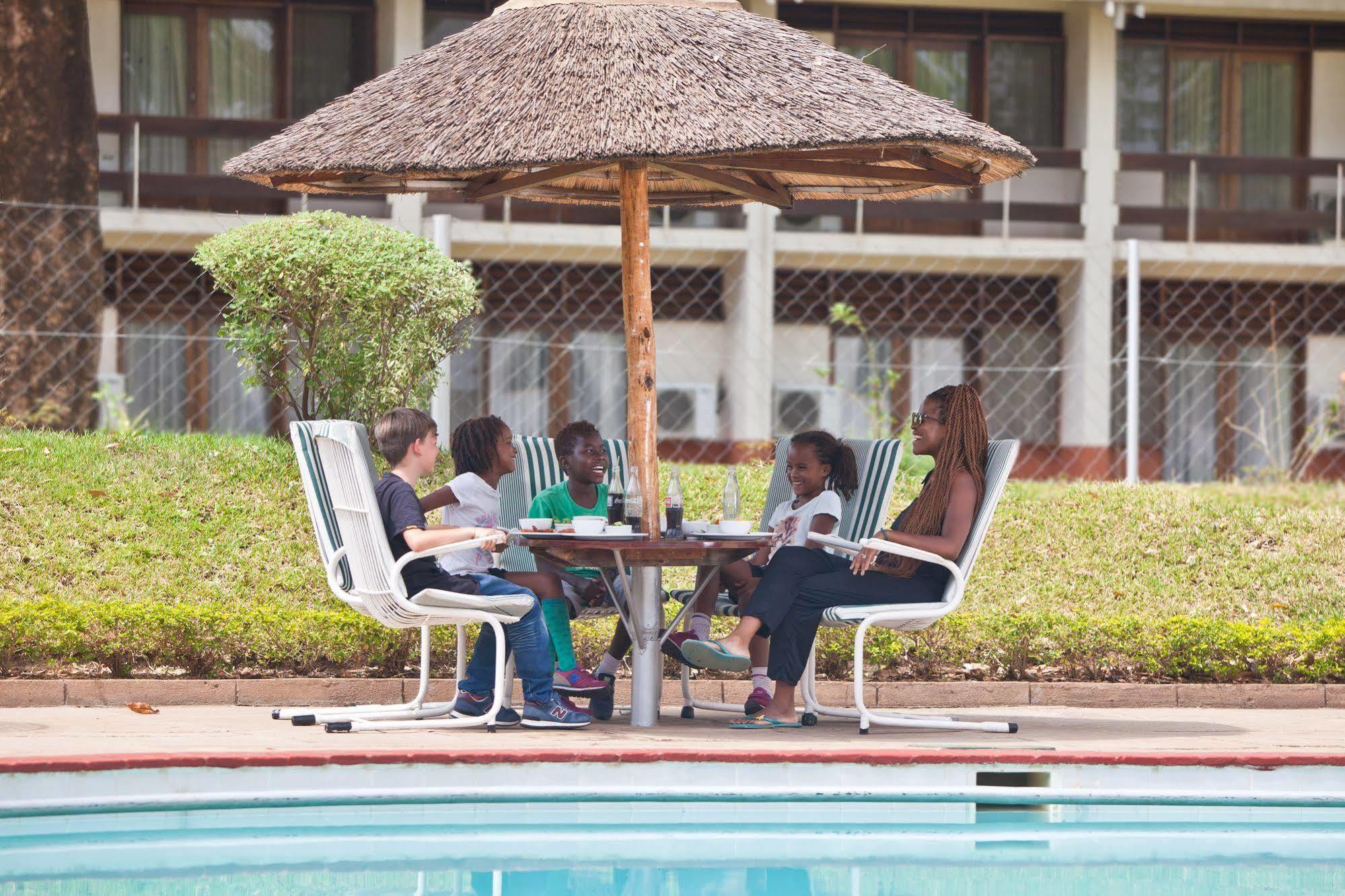 Sunbird Lilongwe Hotel Екстериор снимка