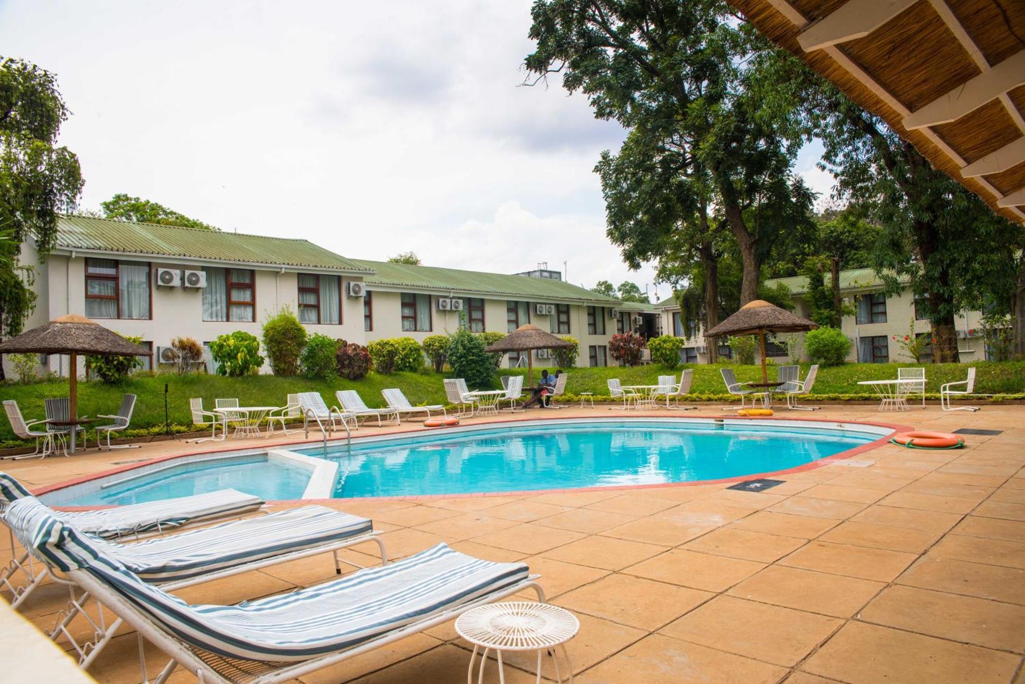 Sunbird Lilongwe Hotel Екстериор снимка