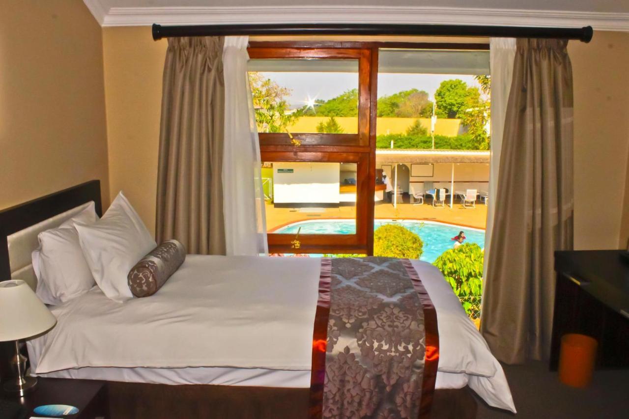 Sunbird Lilongwe Hotel Екстериор снимка