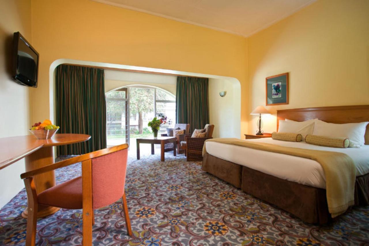 Sunbird Lilongwe Hotel Екстериор снимка